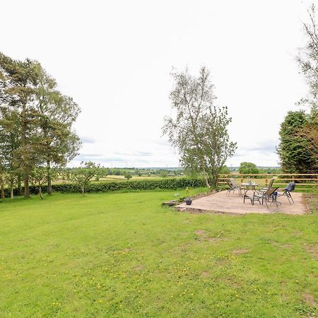 Fields Farm Villa Draycott in the Moors Exterior photo