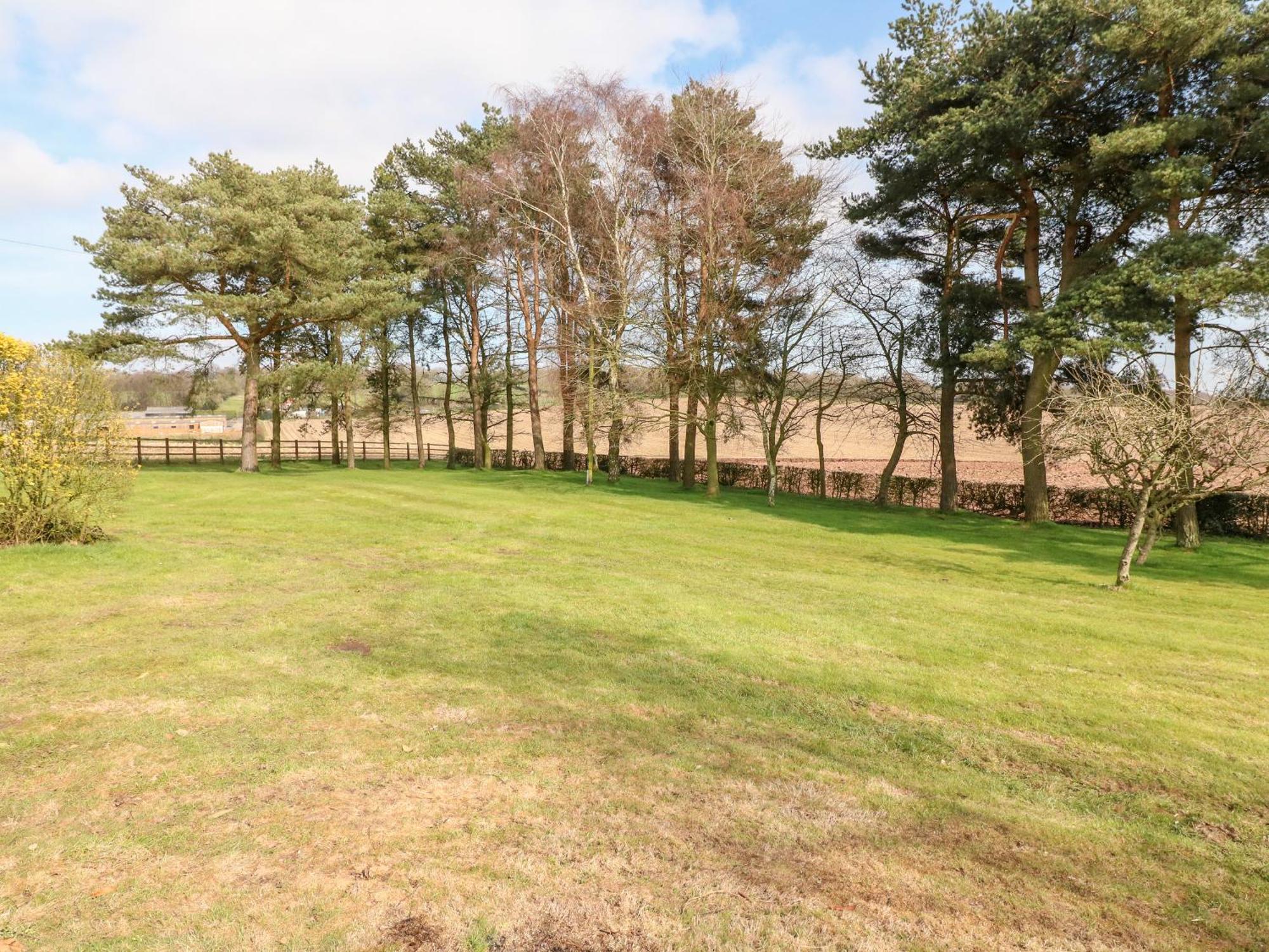 Fields Farm Villa Draycott in the Moors Exterior photo